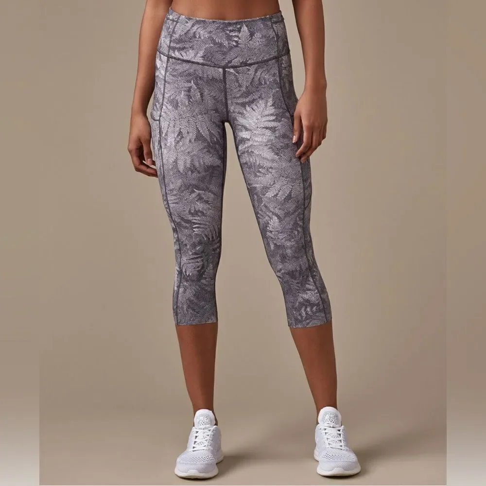 Lululemon Fast Free Tight Kindred Spirit Alpine White Multi Crop 19”